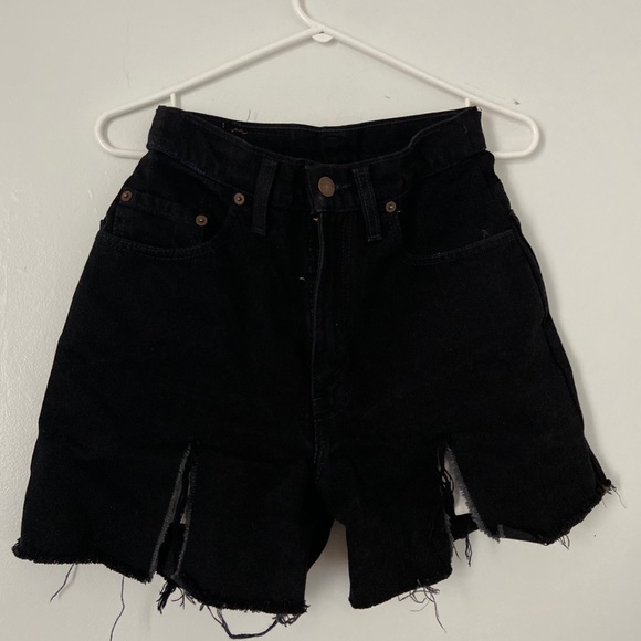 Levi’s shorts - Picture 2 of 2